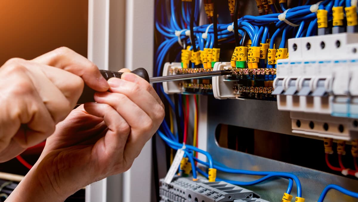  Electricistas con experiencia