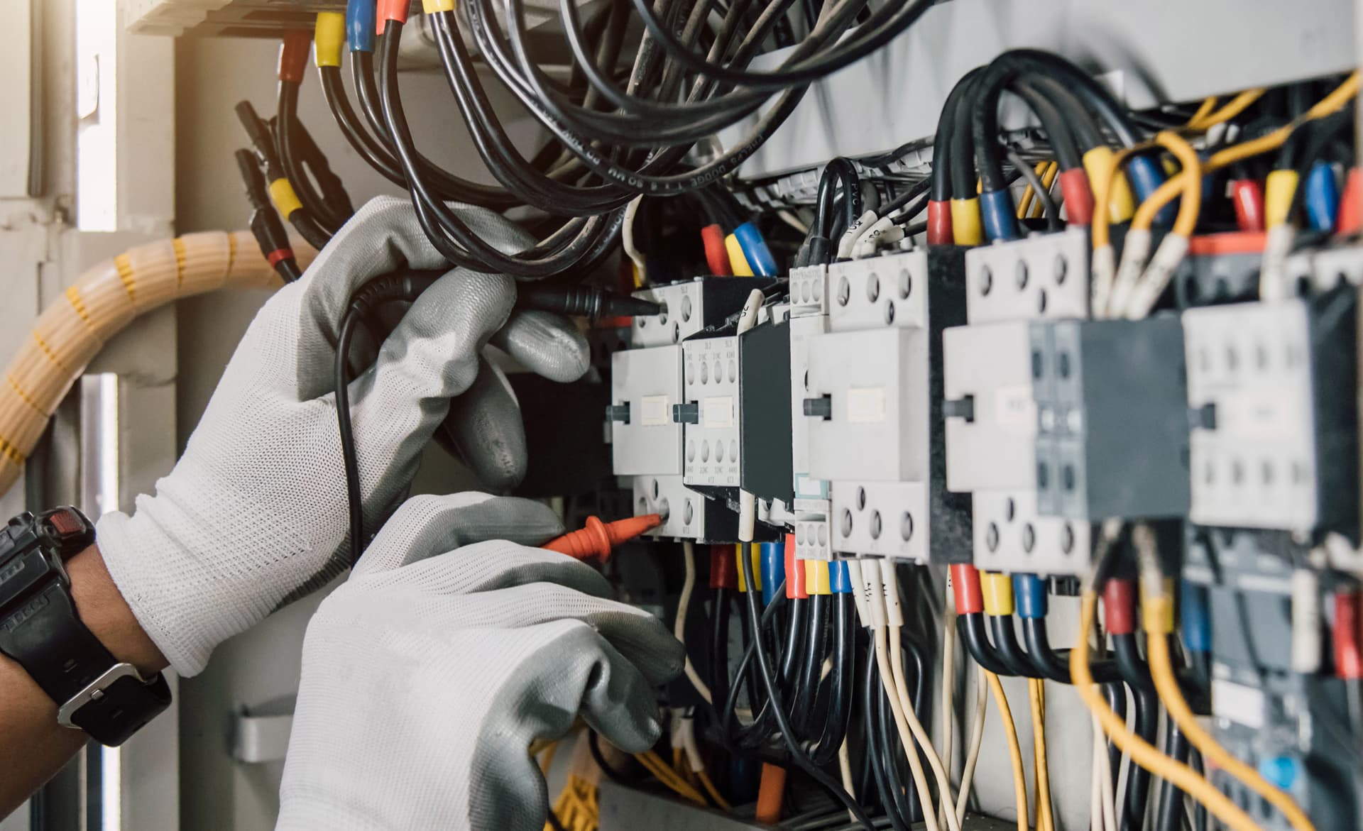 Reparación urgente de averías eléctricas en Burela